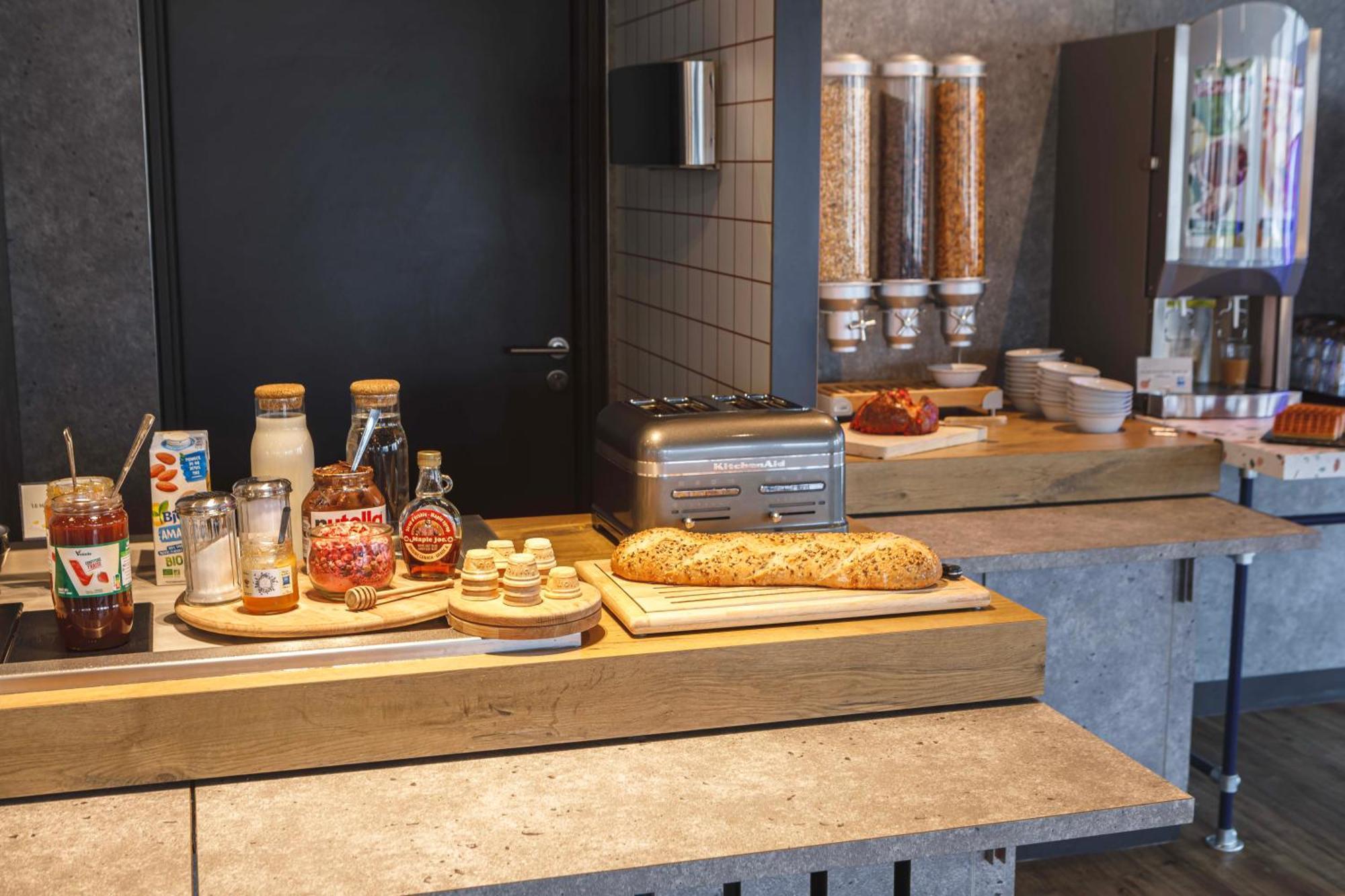 Ibis Budget Lyon Вийёрбан Экстерьер фото